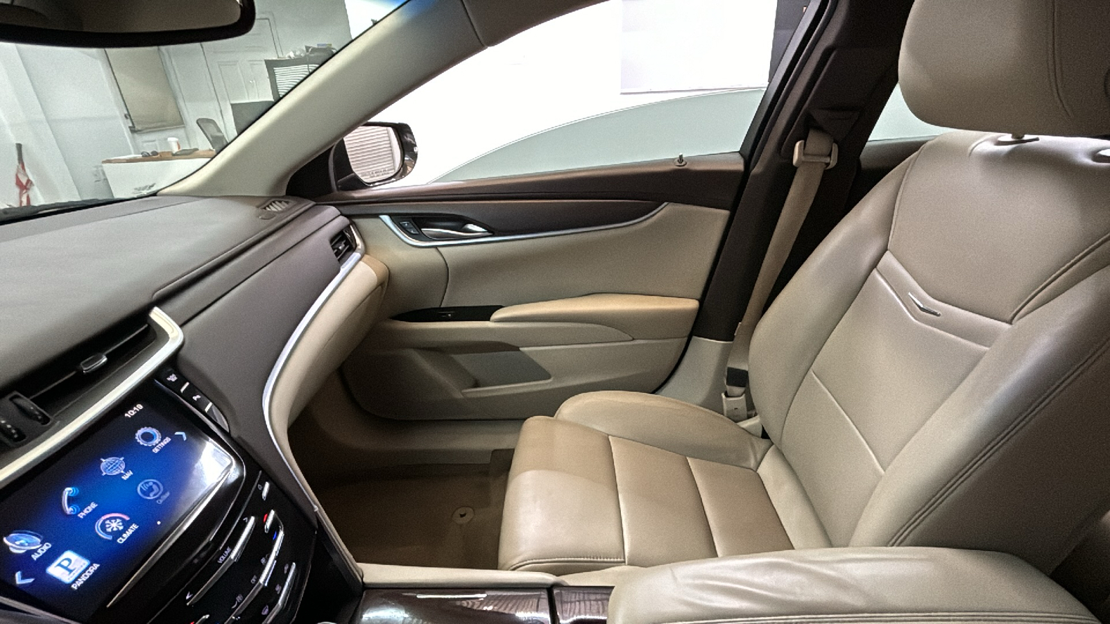 2013 Cadillac XTS Standard 24