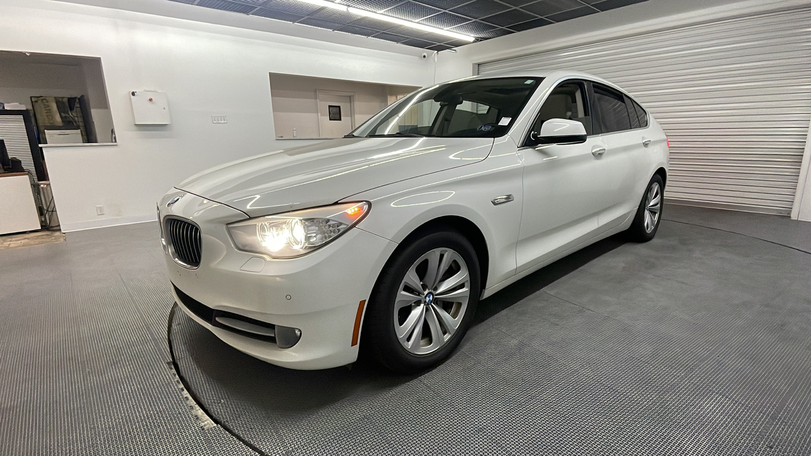 Car Connection Superstore - Used vehicle - Sedan BMW 5 SERIES GRAN TURISMO 2010