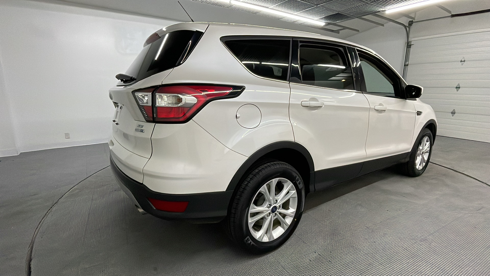 Car Connection Superstore - Used vehicle - SUV FORD ESCAPE 2017