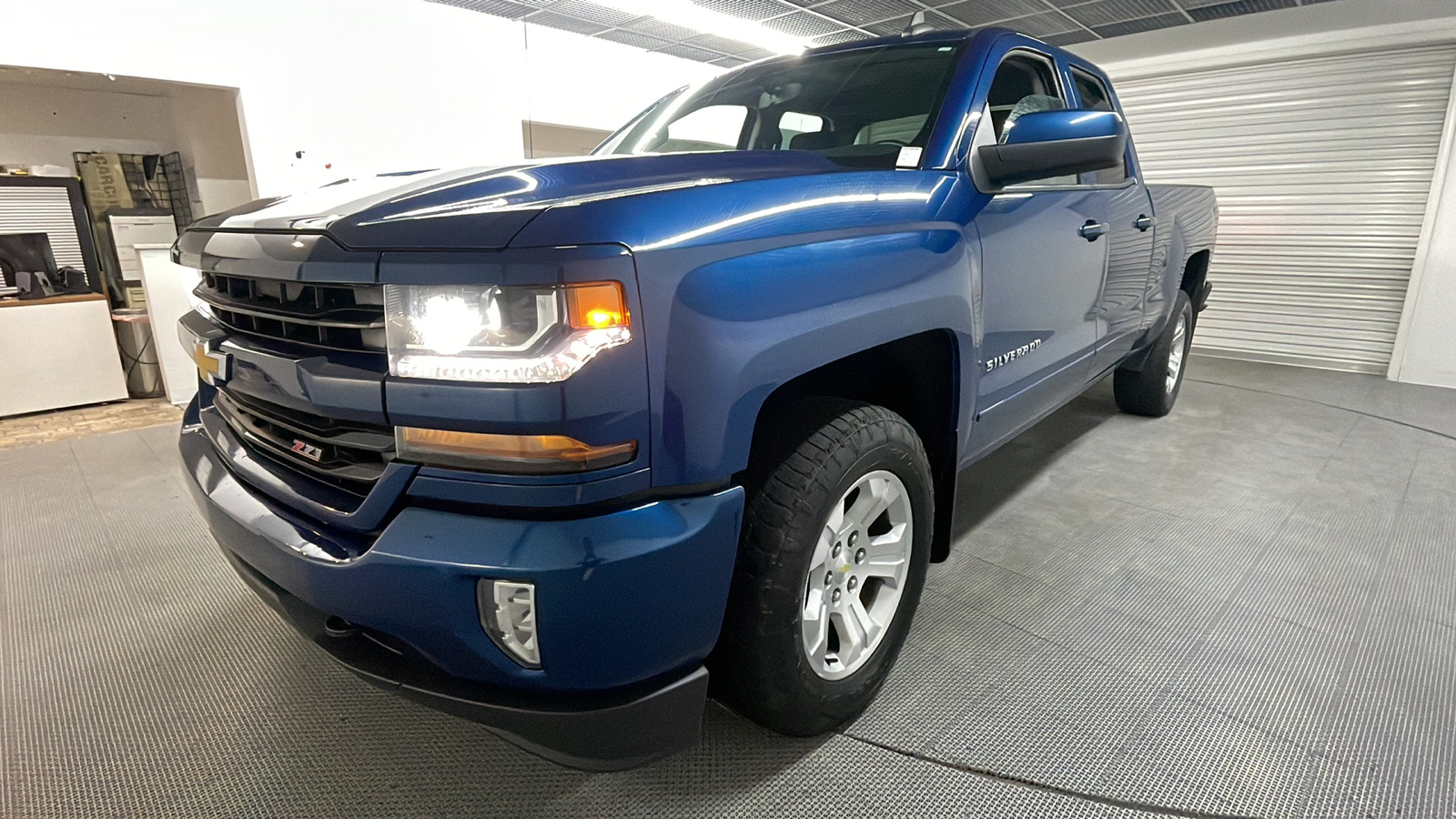 Car Connection Superstore - Used vehicle - Truck CHEVROLET 1500 QUAD 2016