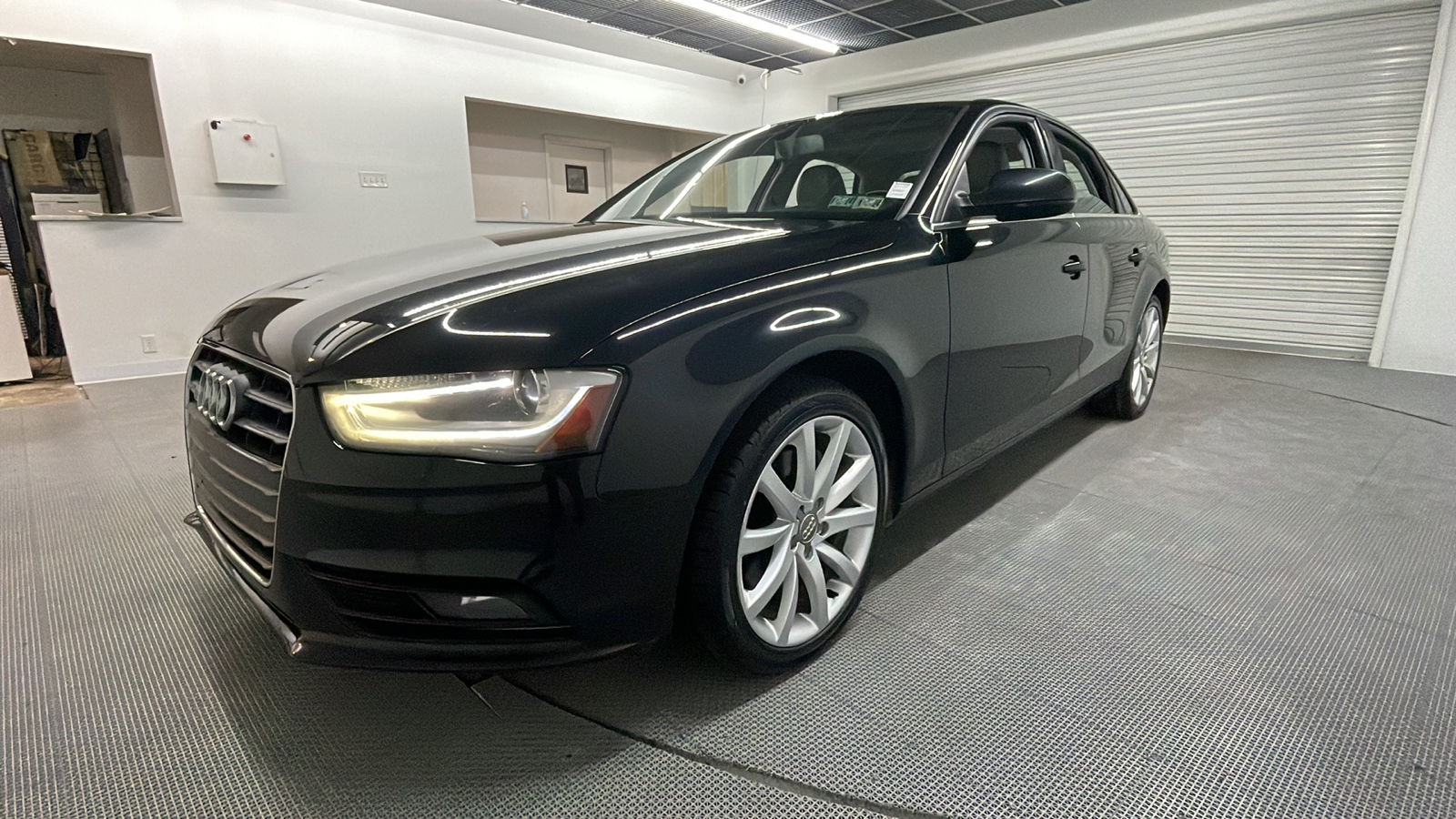 Car Connection Superstore - Used vehicle - Sedan AUDI A4 2013