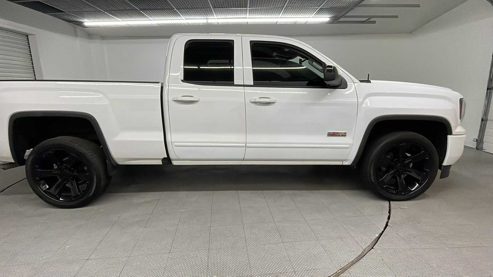 Car Connection Superstore - Used vehicle - Truck GMC SIERRA 1500 QUAD 2018