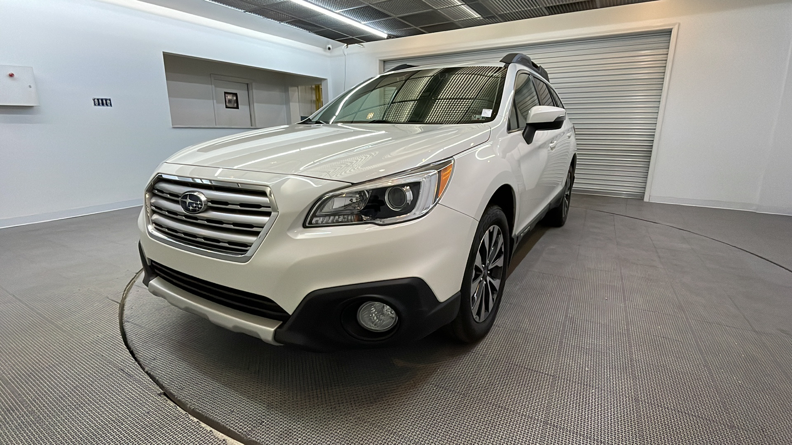Car Connection Superstore - Used vehicle - SUV SUBARU OUTBACK 2016