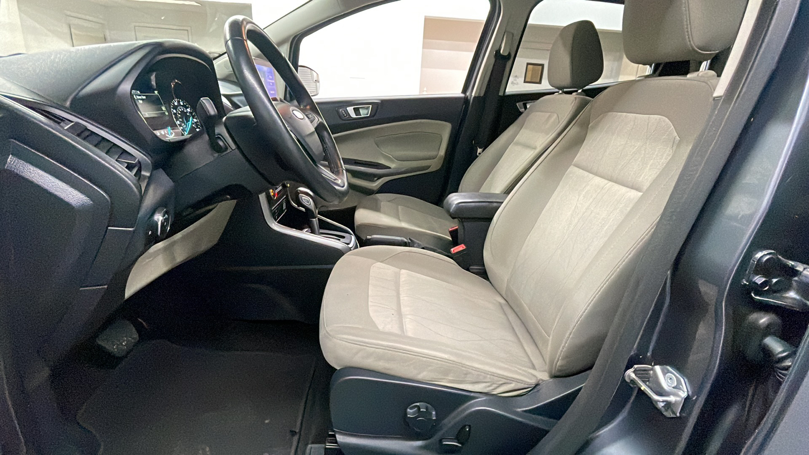 2019 Ford EcoSport SE 14