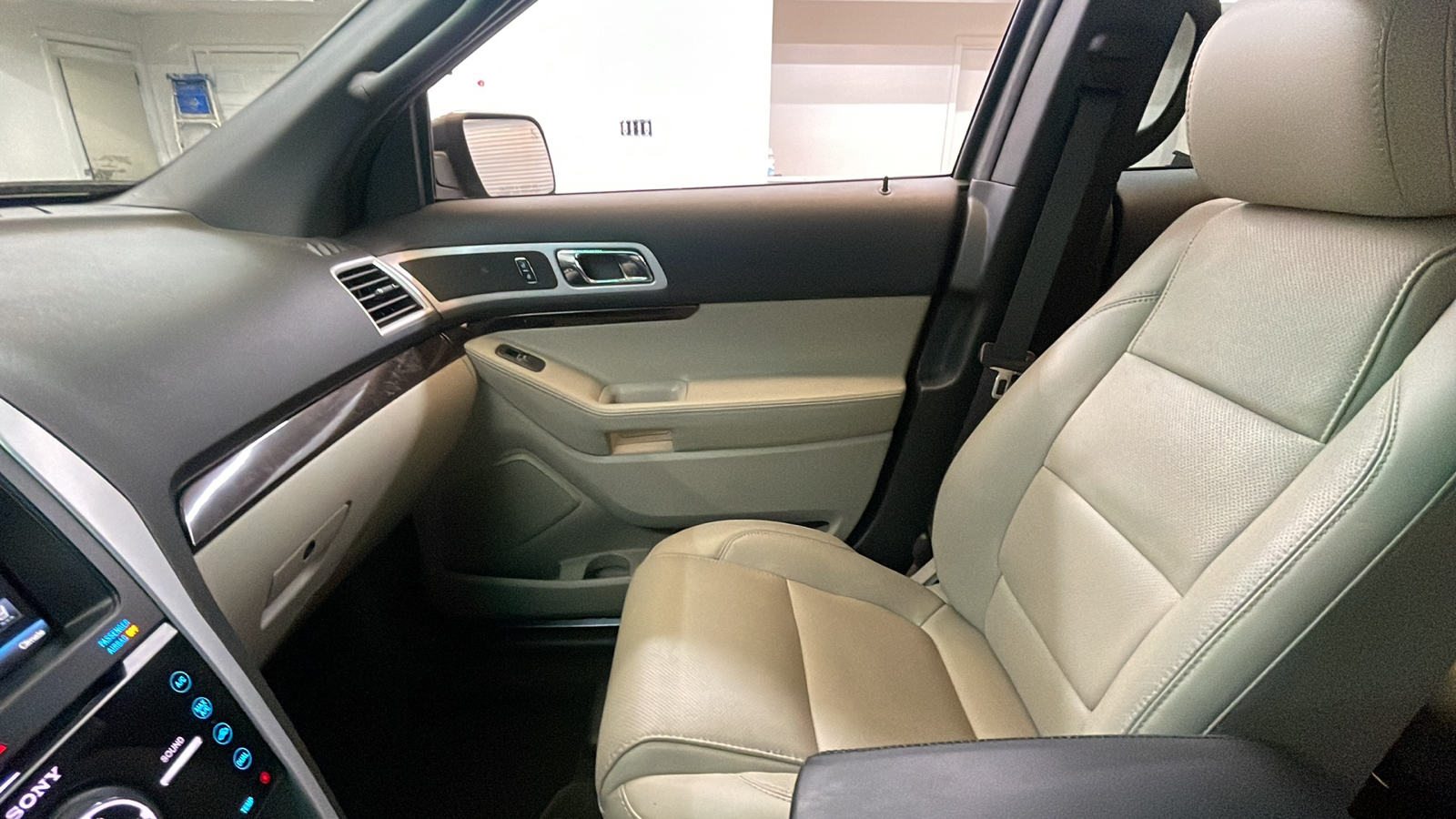 Car Connection Superstore - Used vehicle - SUV FORD EXPLORER 2015