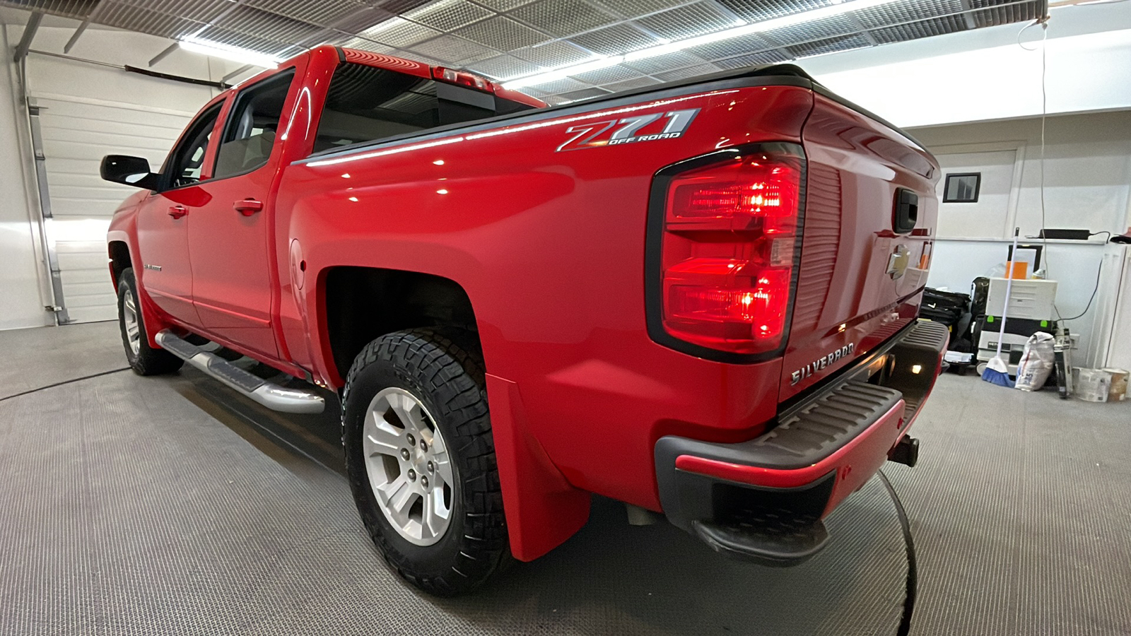 Car Connection Superstore - Used vehicle - Truck CHEVROLET 1500 CREW LT 2018