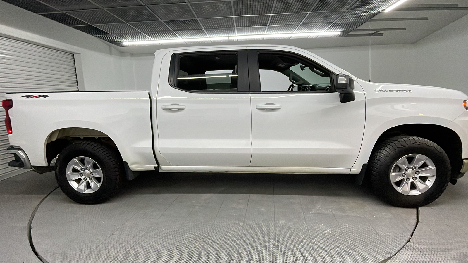 Car Connection Superstore - Used vehicle - Truck CHEVROLET 1500 CREW 2020