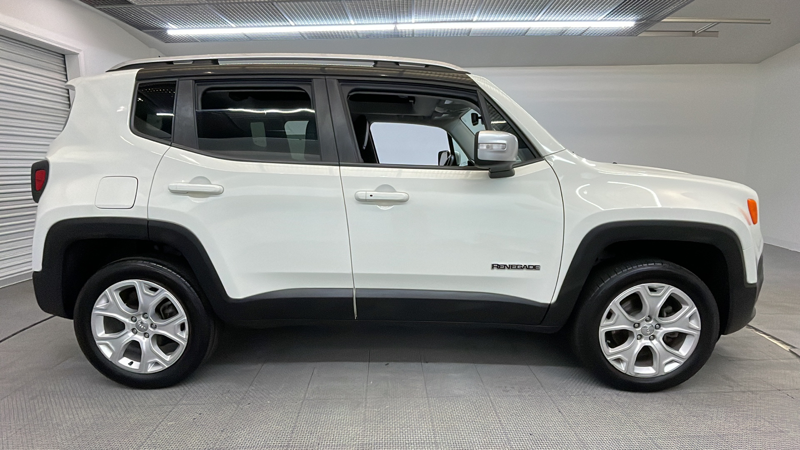 2016 Jeep Renegade Limited 2