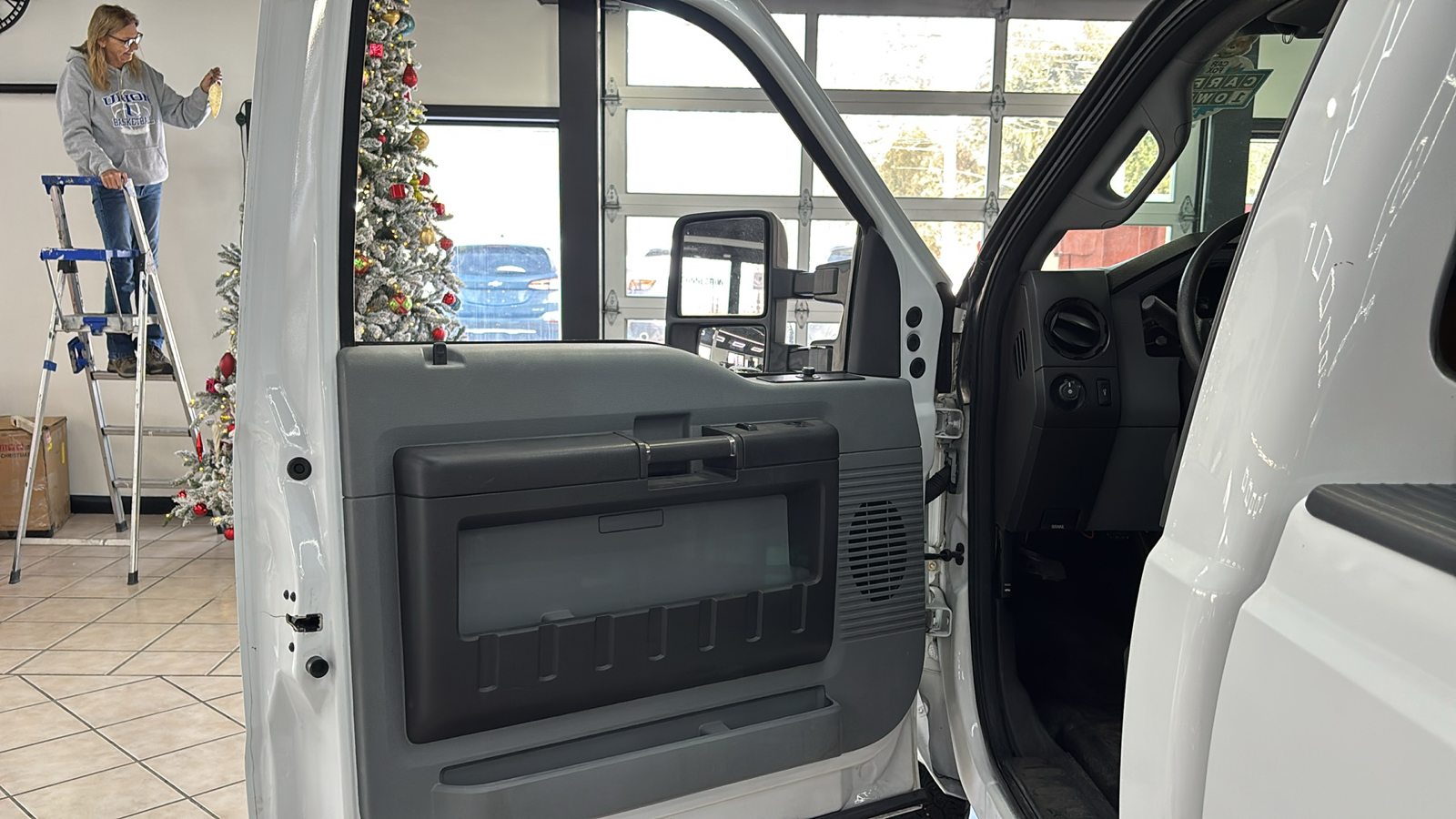 Car Connection Superstore - Used vehicle - Truck FORD F-350 SRW PLOW 2012