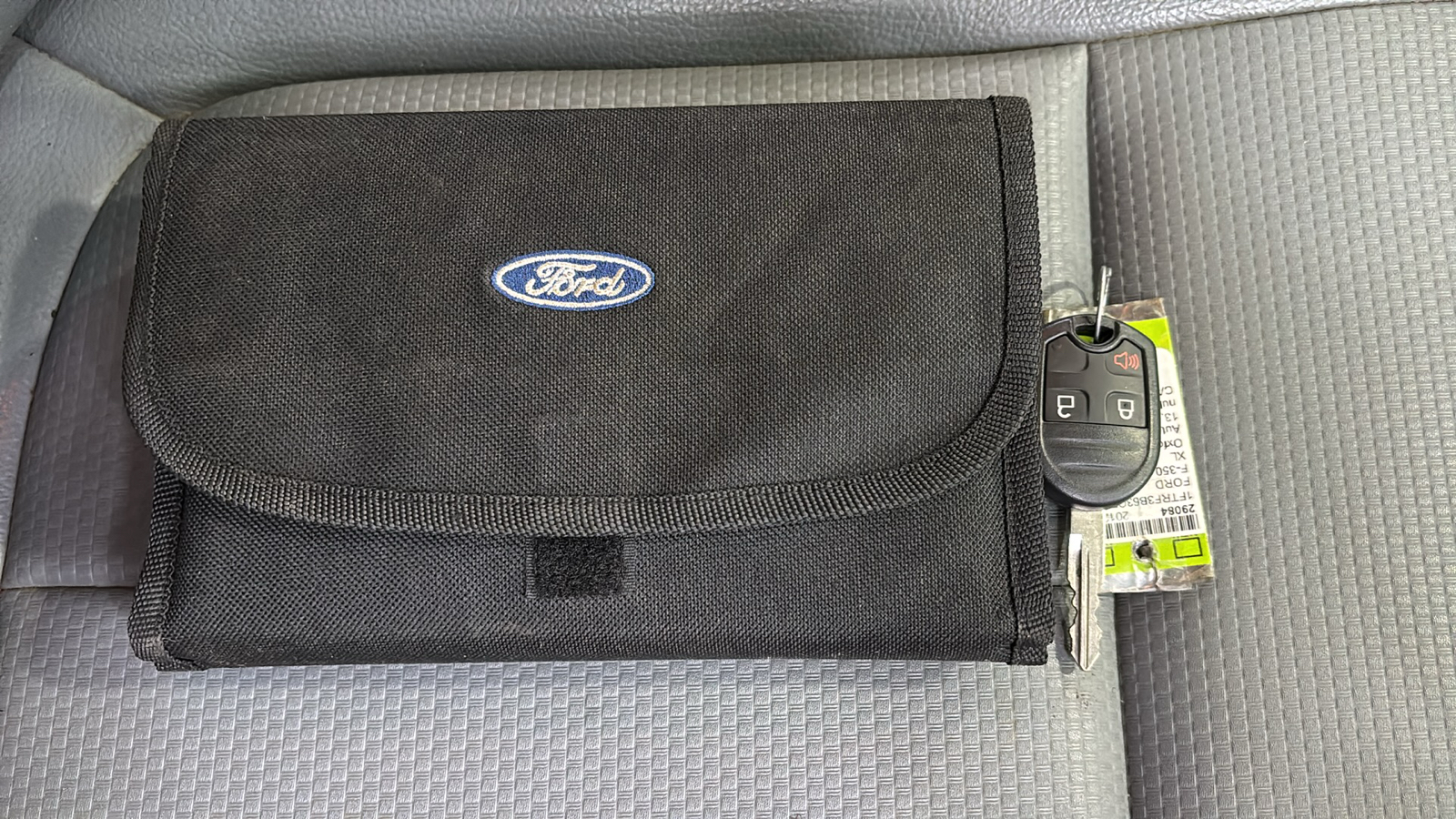 Car Connection Superstore - Used vehicle - Truck FORD F-350 SRW PLOW 2012