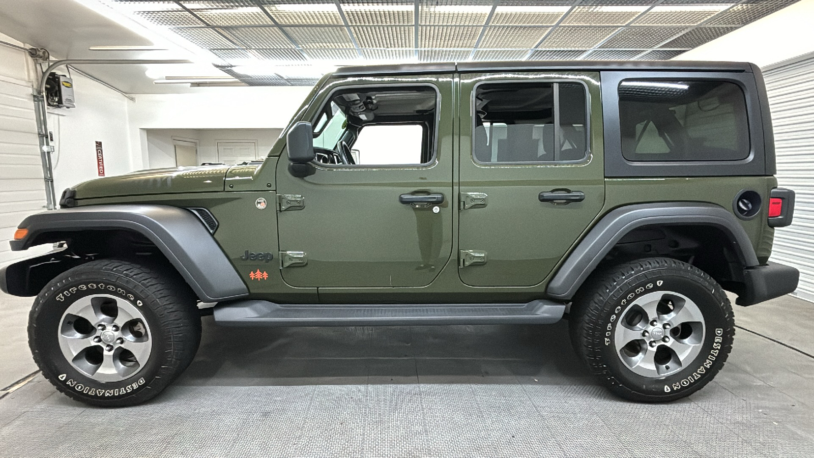 2021 Jeep Wrangler Unlimited Willys 4x4 6