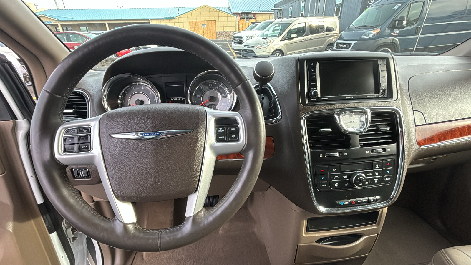 2016 Chrysler Town and Country  22