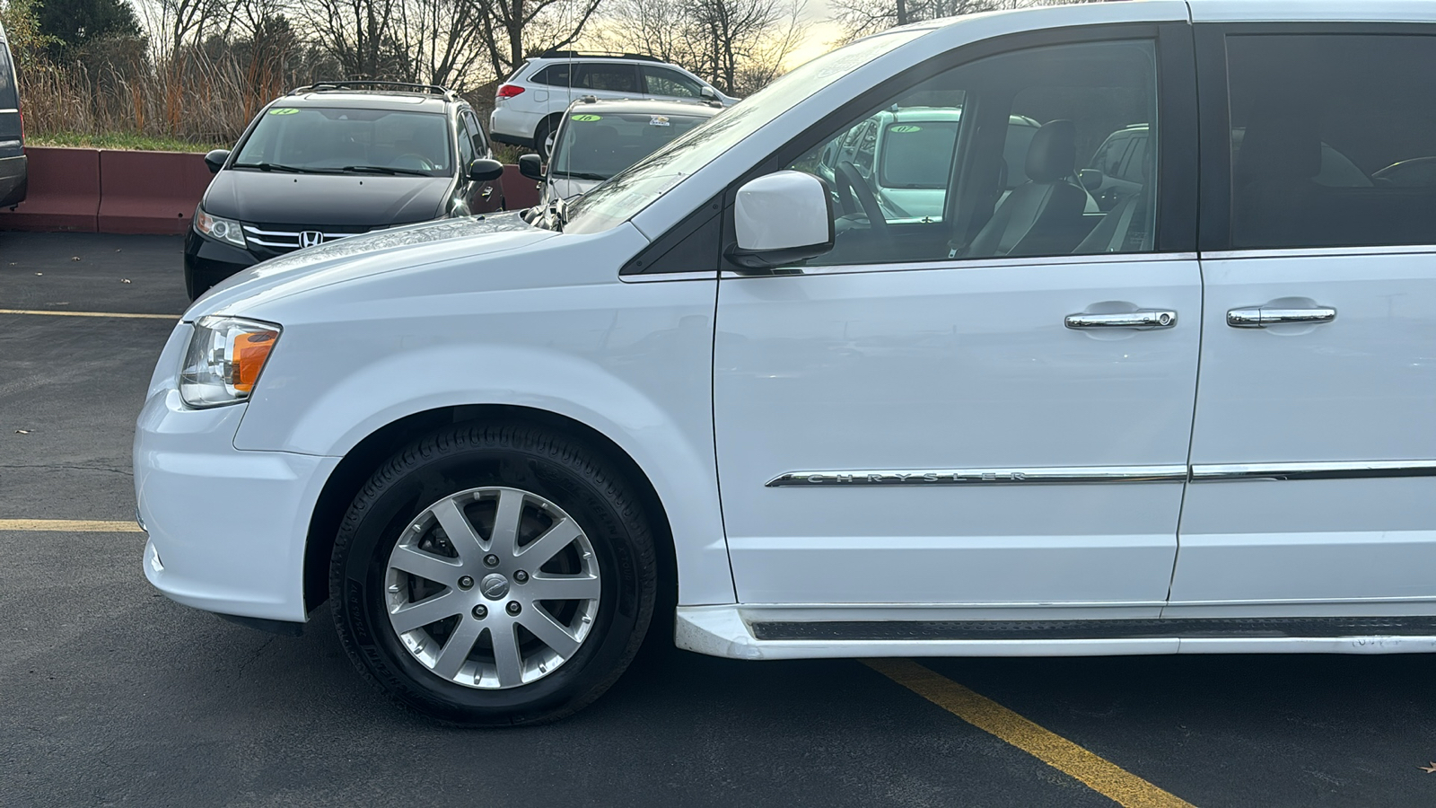 2016 Chrysler Town and Country  31