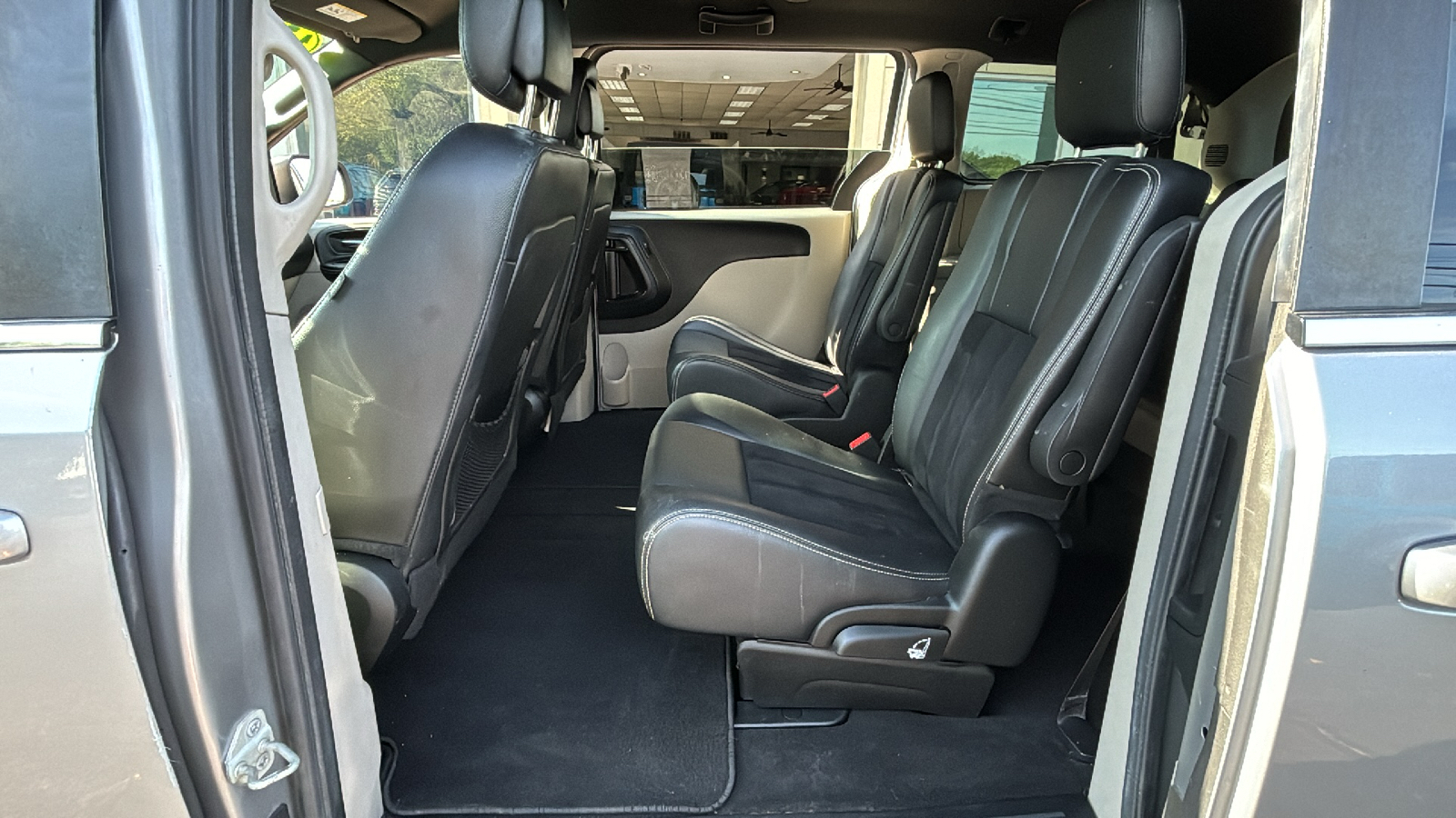 2017 Dodge Grand Caravan SXT 13