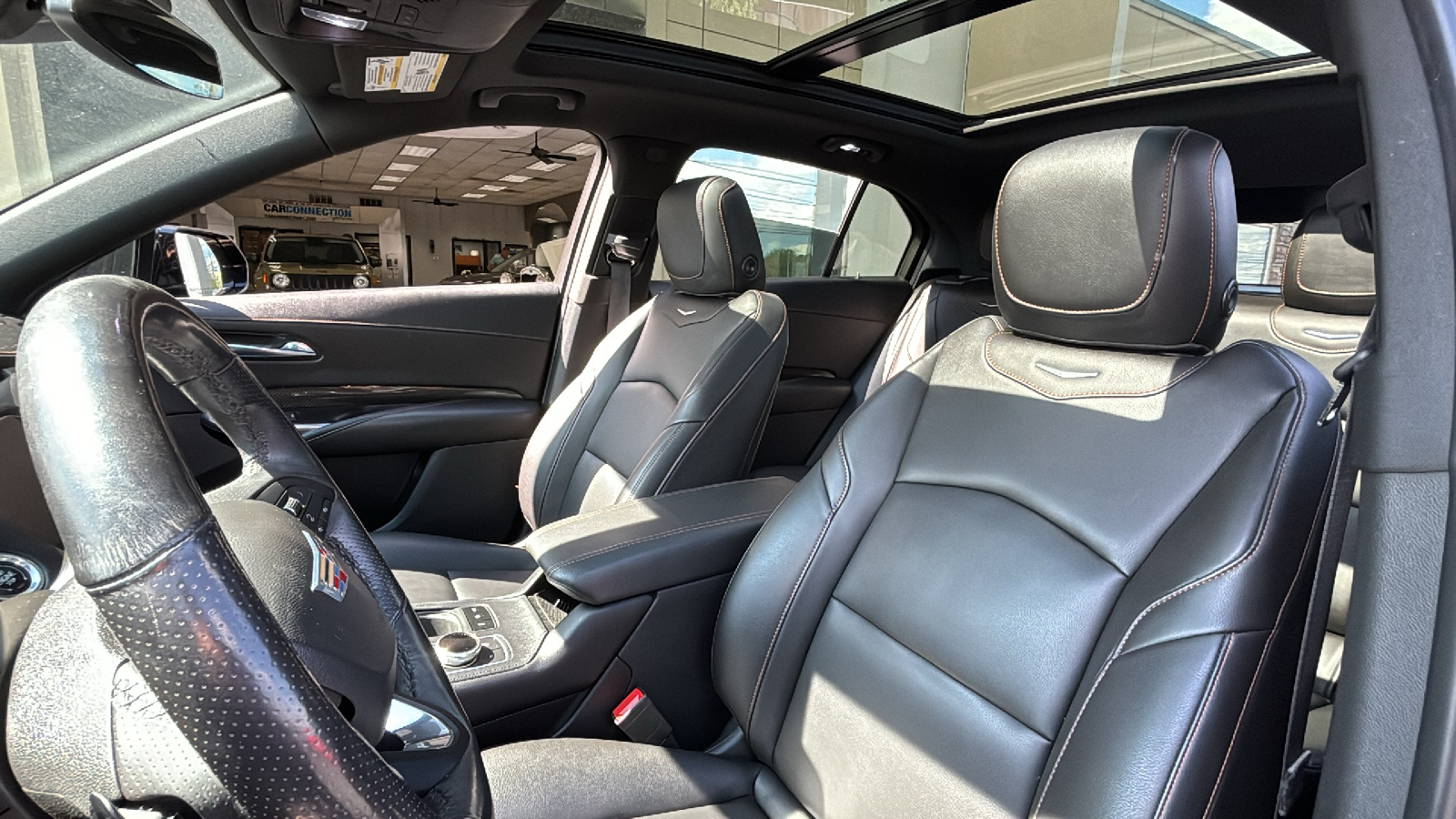 2019 Cadillac XT4 Sport 22