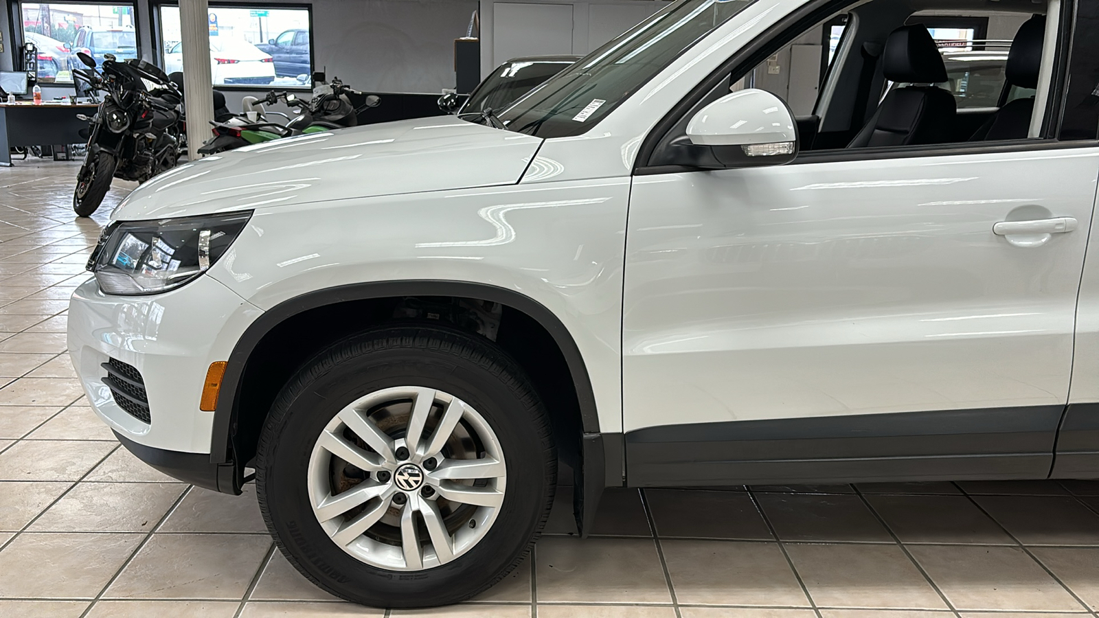 2017 Volkswagen Tiguan 2.0T S 25