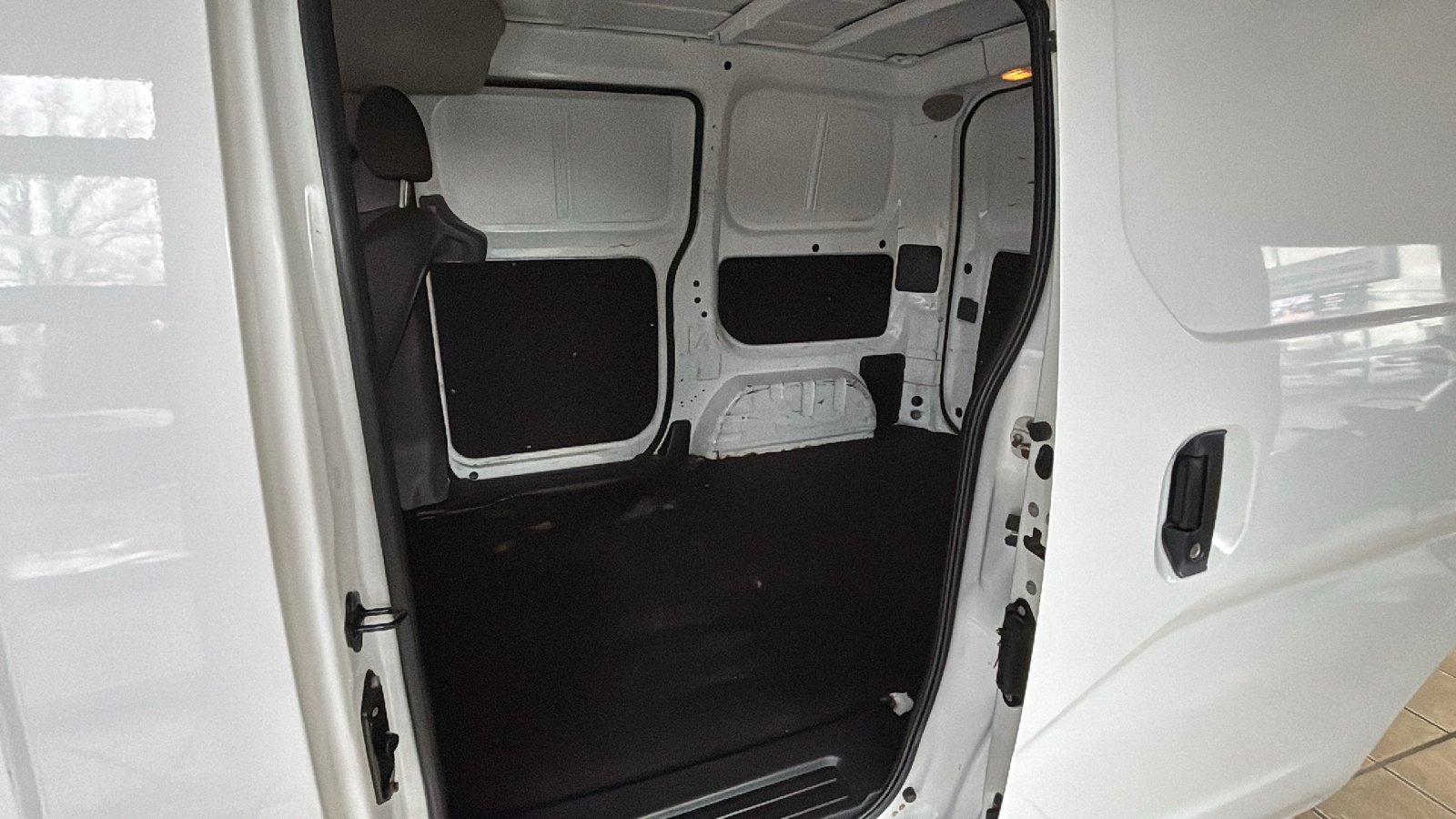 2017 Nissan NV200 S 13