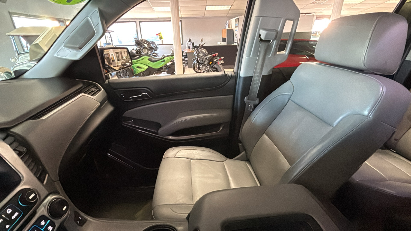 2015 Chevrolet Suburban 1500 LT 27