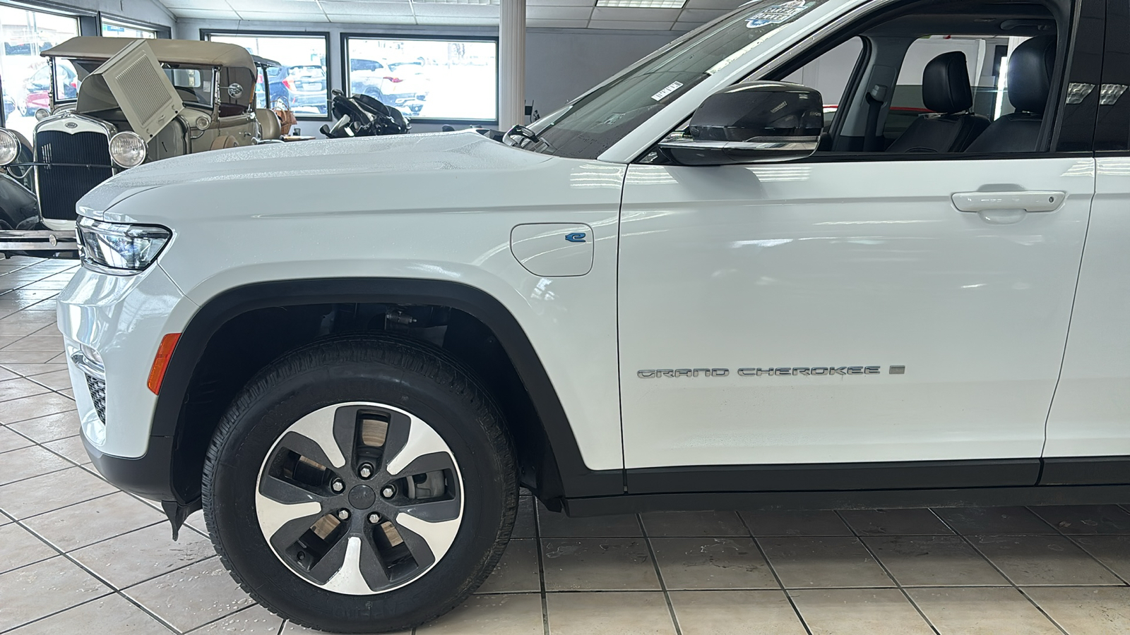 2022 Jeep Grand Cherokee 4xe Limited 4x4 30