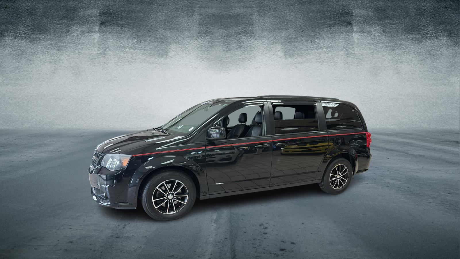 Car Connection Superstore - Used vehicle - Minivan DODGE GRAND CARAVAN 2018