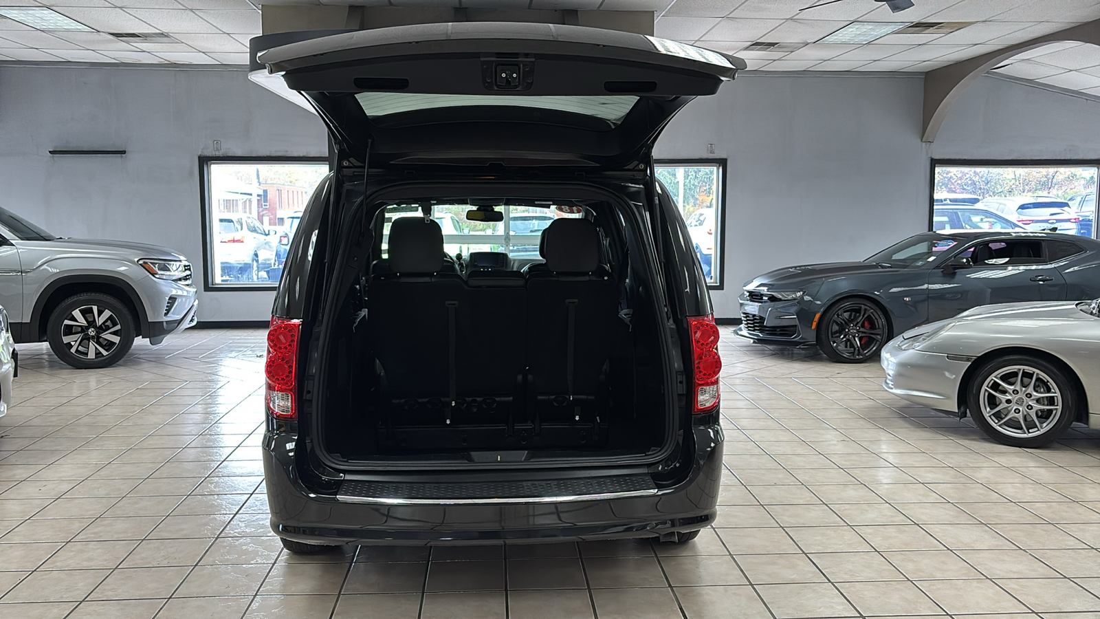 Car Connection Superstore - Used vehicle - Minivan DODGE GRAND CARAVAN 2018