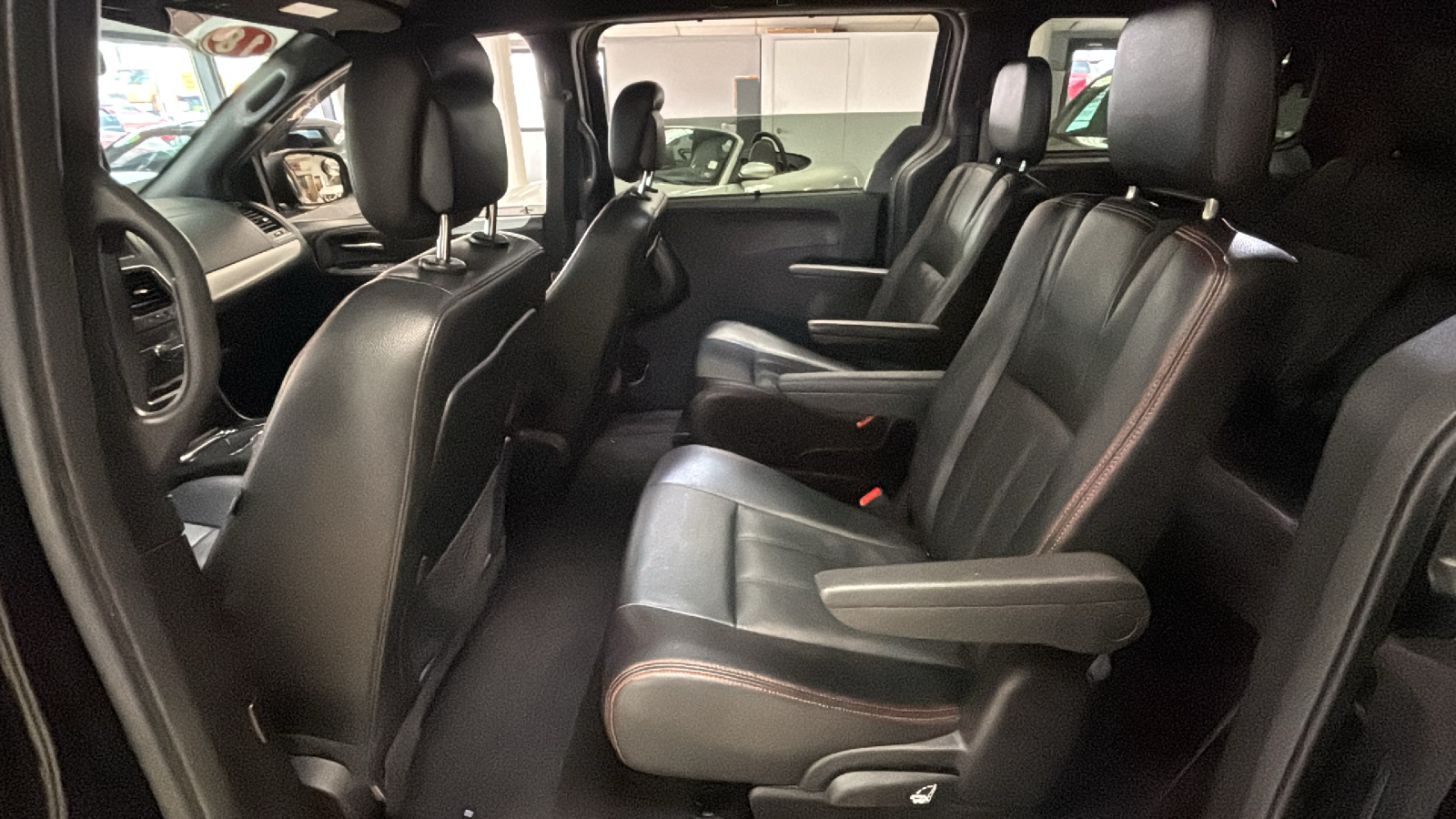 Car Connection Superstore - Used vehicle - Minivan DODGE GRAND CARAVAN 2018