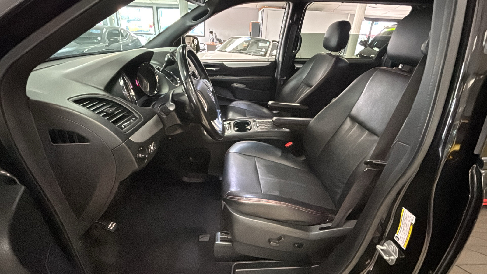 Car Connection Superstore - Used vehicle - Minivan DODGE GRAND CARAVAN 2018