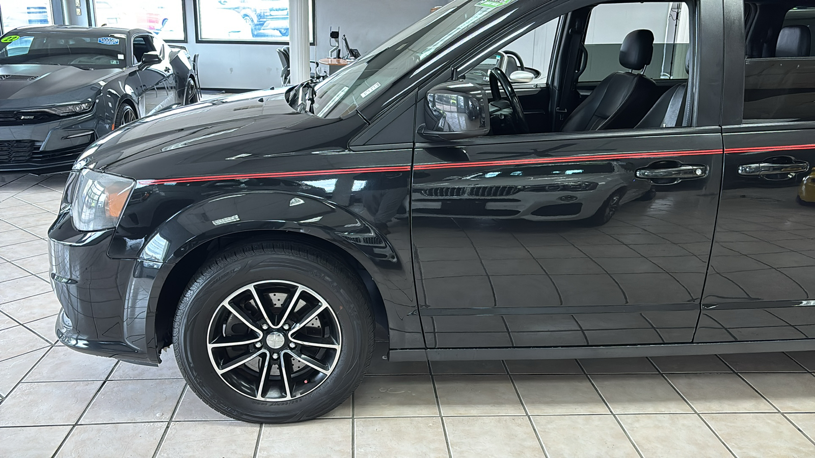 Car Connection Superstore - Used vehicle - Minivan DODGE GRAND CARAVAN 2018