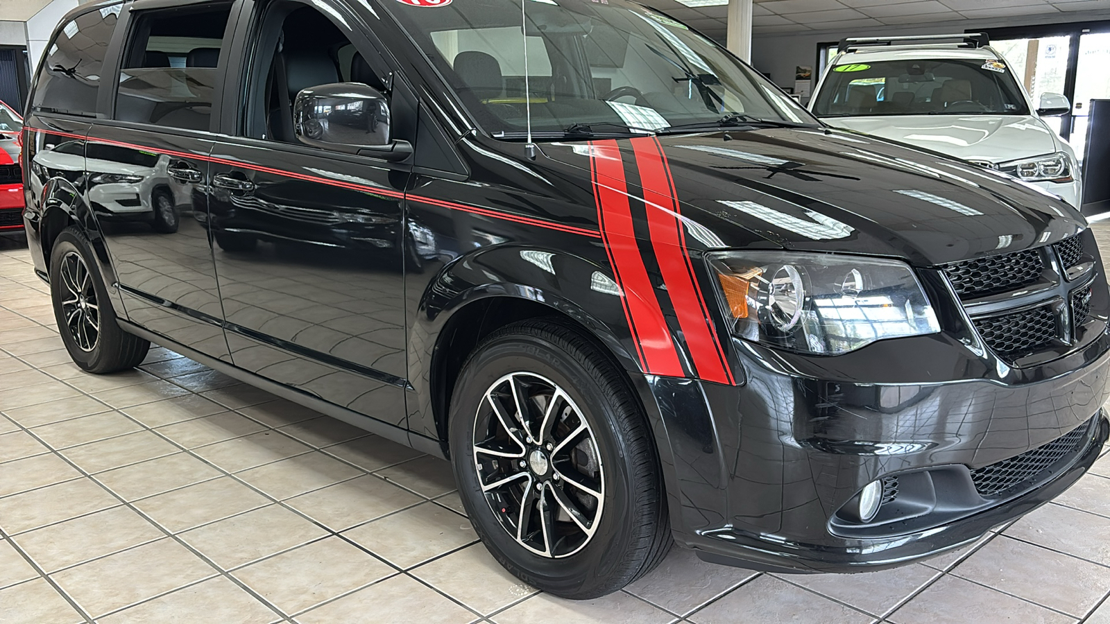 Car Connection Superstore - Used vehicle - Minivan DODGE GRAND CARAVAN 2018