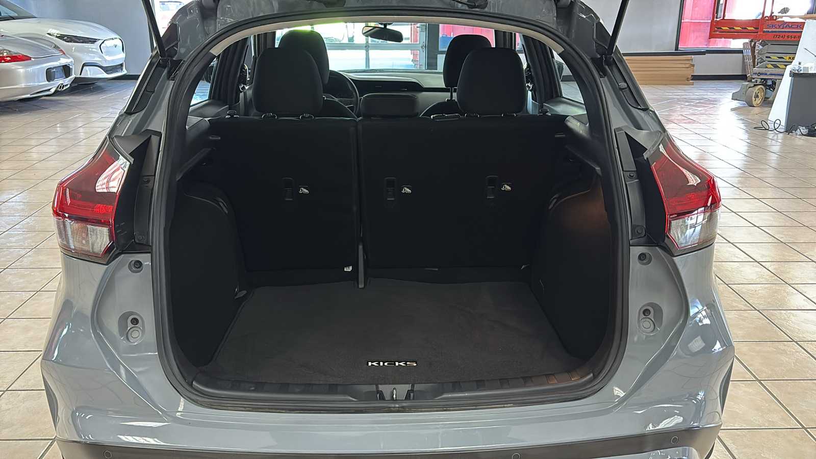 Car Connection Superstore - Used vehicle - SUV NISSAN KICKS 2024