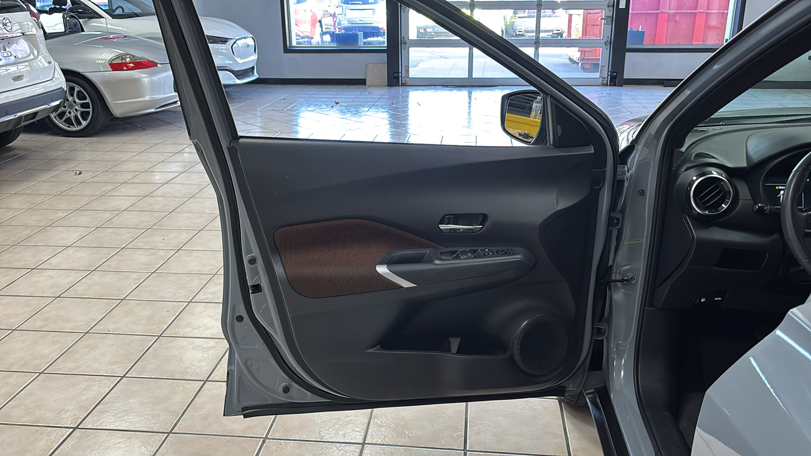 Car Connection Superstore - Used vehicle - SUV NISSAN KICKS 2024