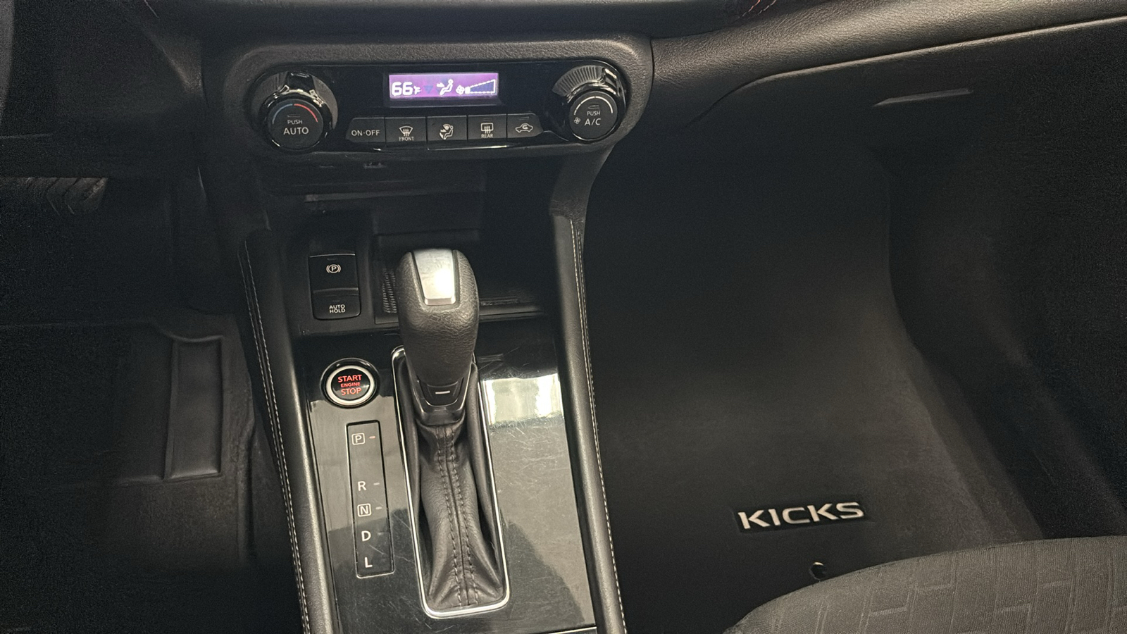Car Connection Superstore - Used vehicle - SUV NISSAN KICKS 2024