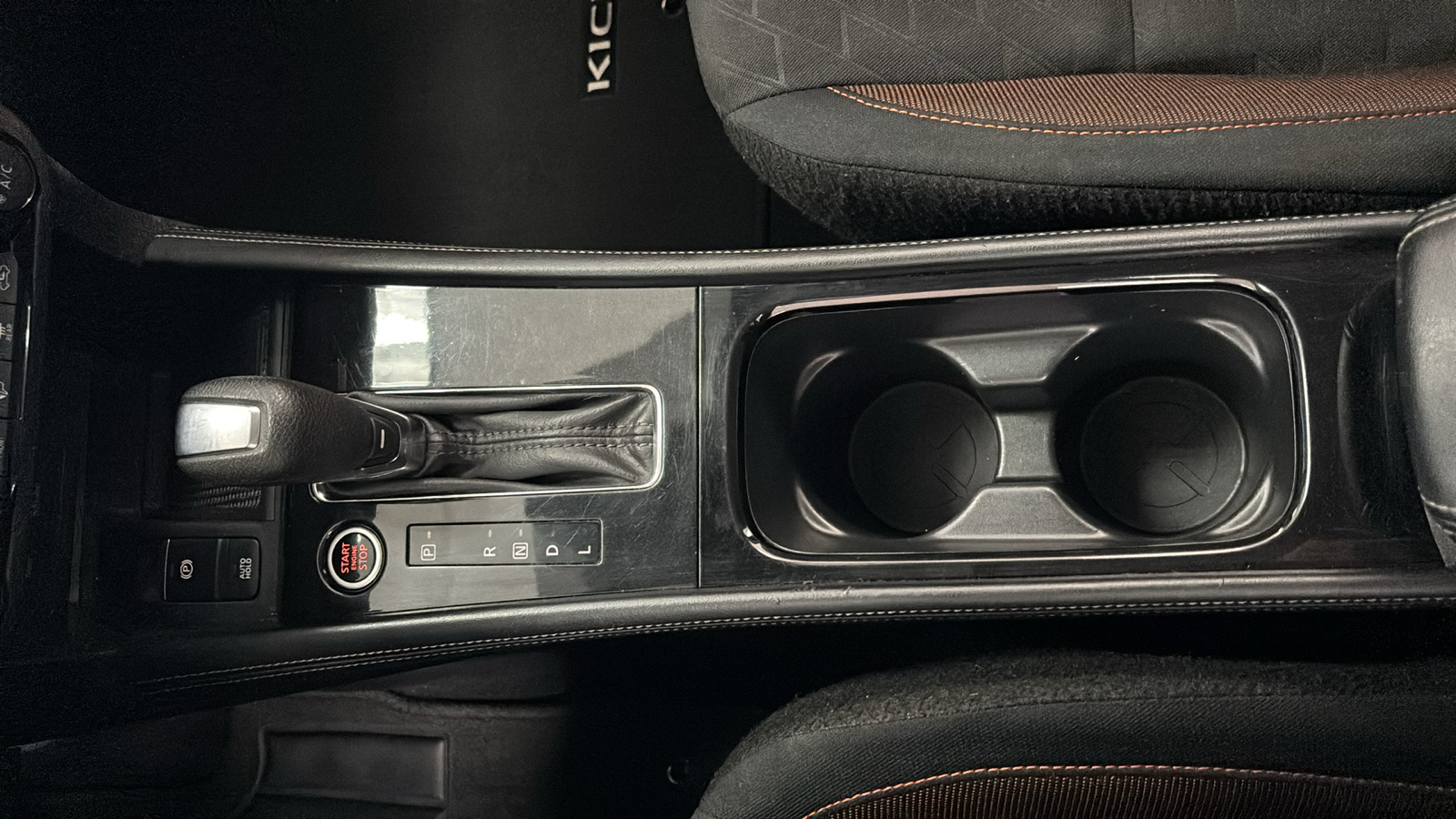 Car Connection Superstore - Used vehicle - SUV NISSAN KICKS 2024