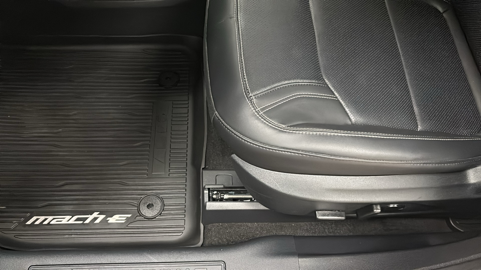 Car Connection Superstore - Used vehicle - SUV FORD MUSTANG MACH-E 2025