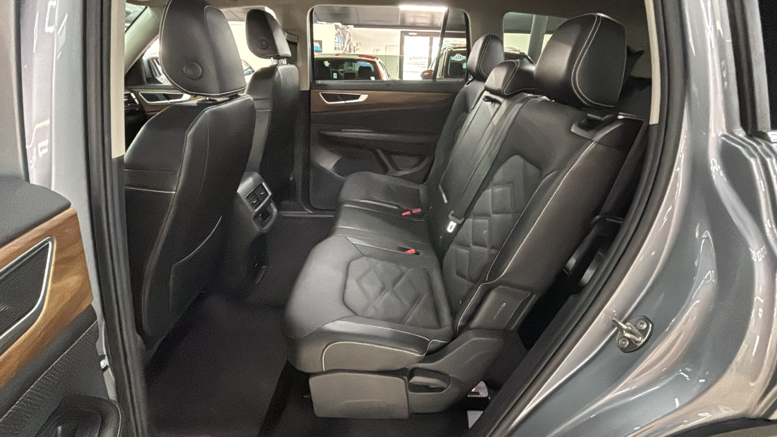 Car Connection Superstore - Used vehicle - SUV VOLKSWAGEN ATLAS 2024