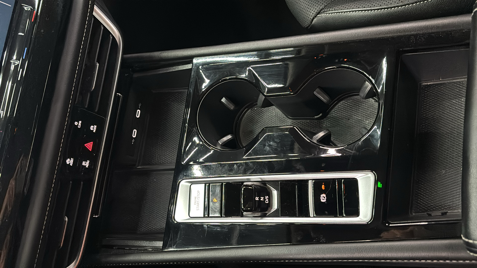 Car Connection Superstore - Used vehicle - SUV VOLKSWAGEN ATLAS 2024