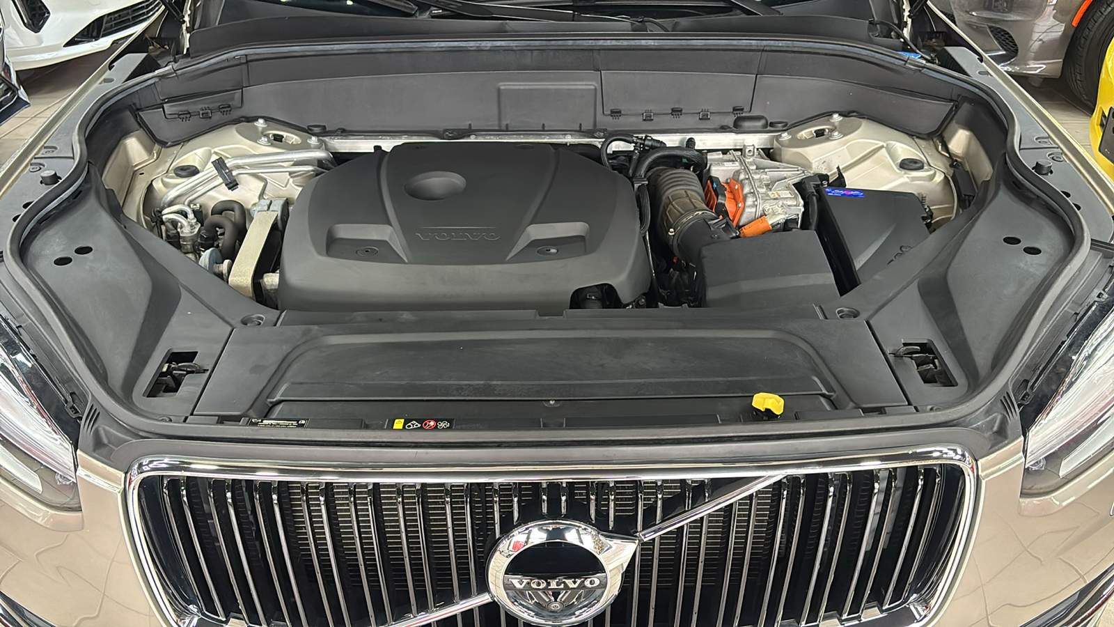 Car Connection Superstore - Used vehicle - SUV VOLVO XC90 HYBRID 2016