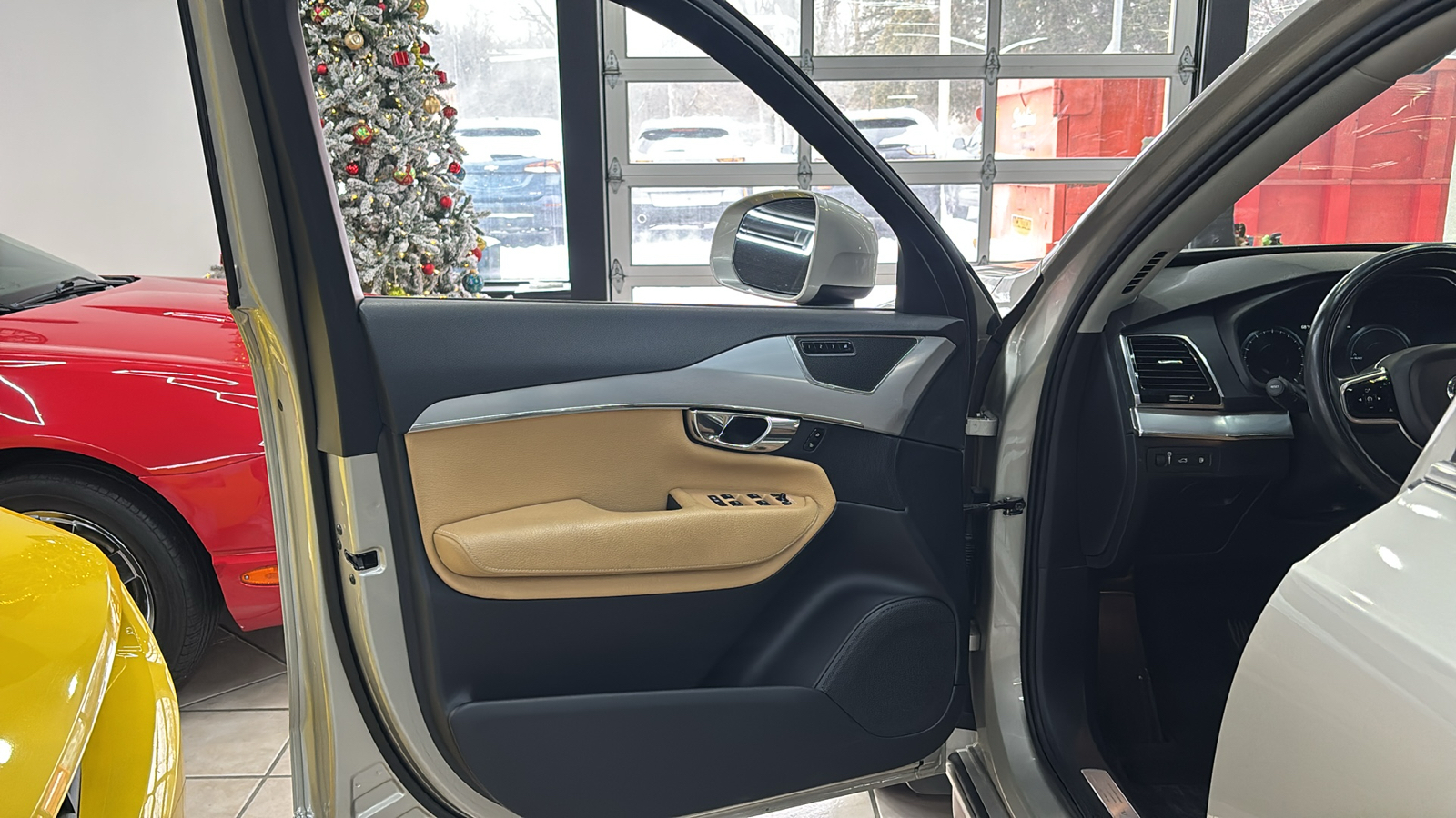 Car Connection Superstore - Used vehicle - SUV VOLVO XC90 HYBRID 2016