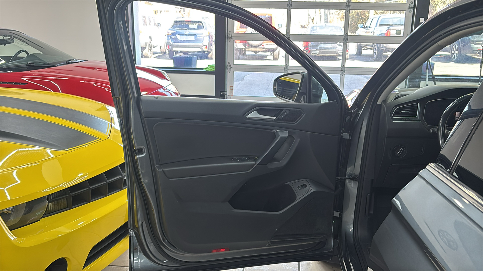 Car Connection Superstore - Used vehicle - SUV VOLKSWAGEN TIGUAN 2019