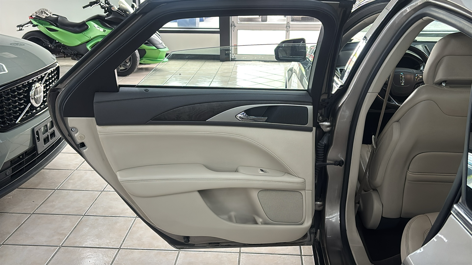 Car Connection Superstore - Used vehicle - SEDAN LINCOLN MKZ 2018