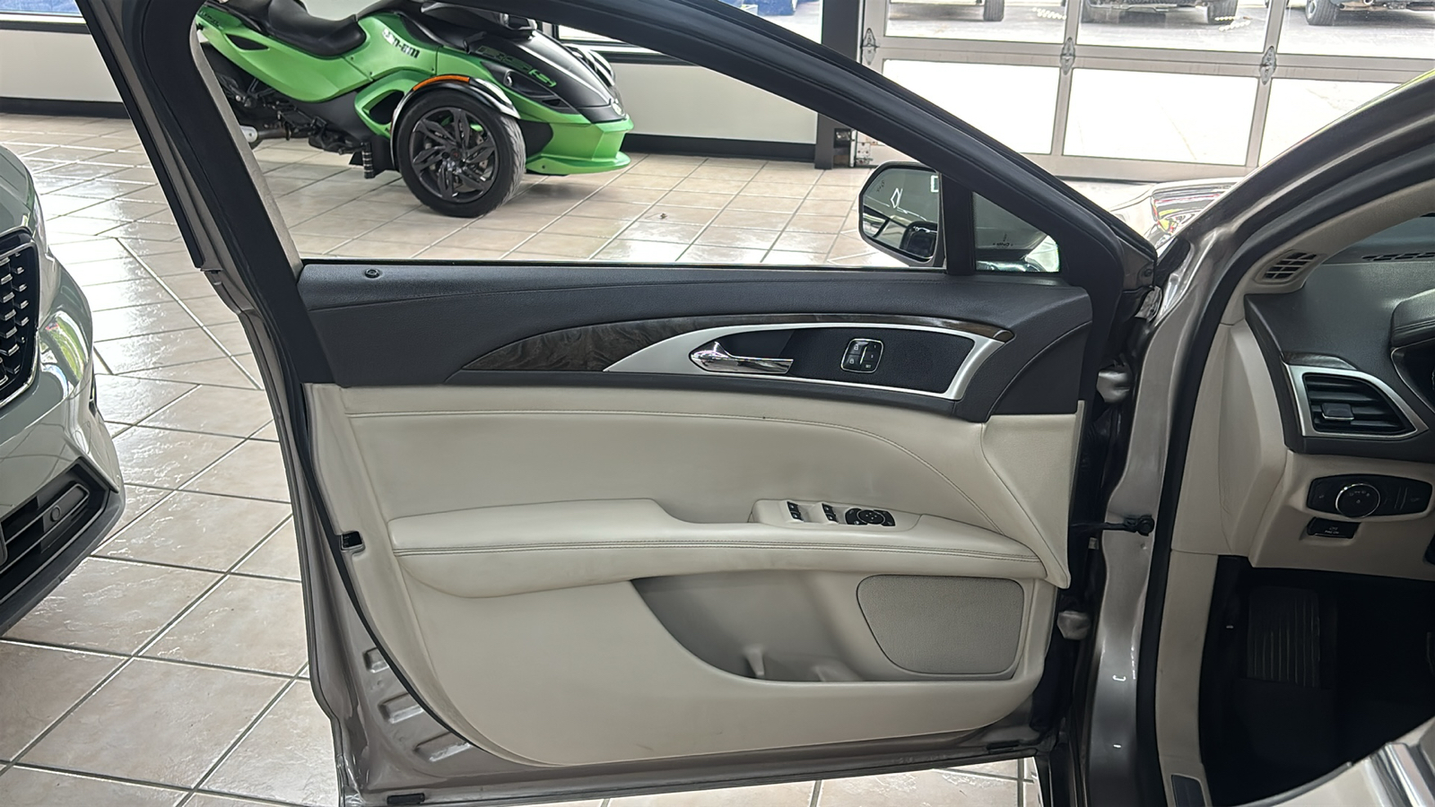 Car Connection Superstore - Used vehicle - SEDAN LINCOLN MKZ 2018