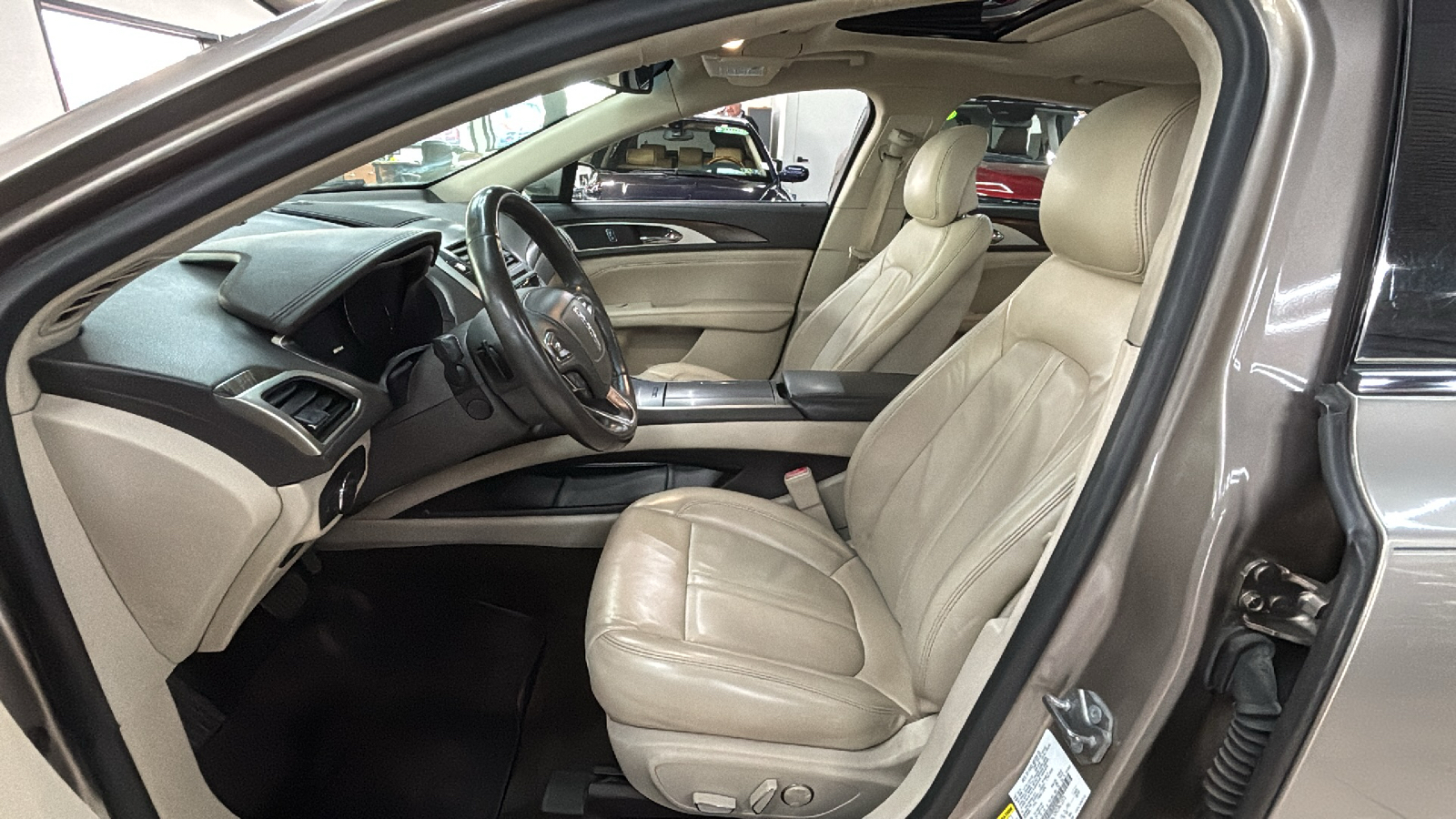 Car Connection Superstore - Used vehicle - SEDAN LINCOLN MKZ 2018