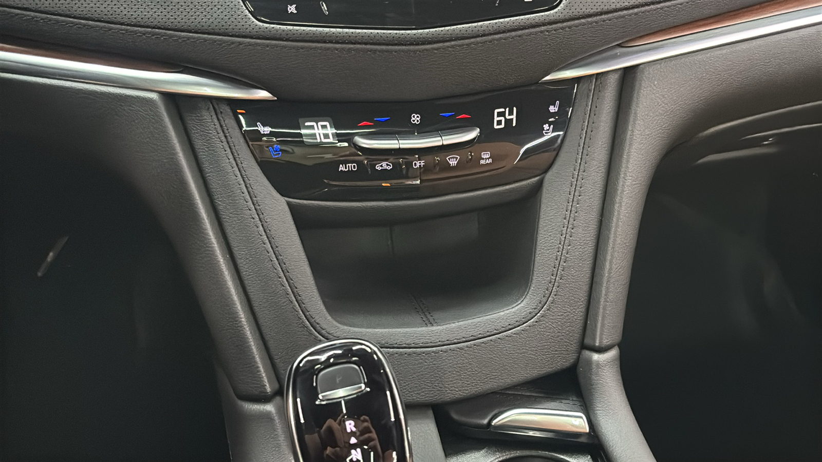 Car Connection Superstore - Used vehicle - SUV CADILLAC XT5 PREMIUM LUXURY 2026