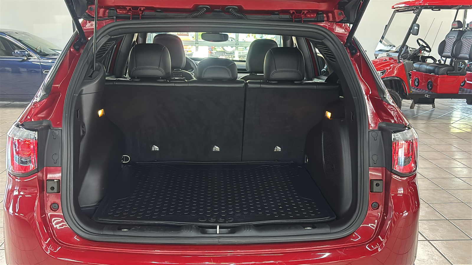 Car Connection Superstore - Used vehicle - SUV JEEP COMPASS 2025