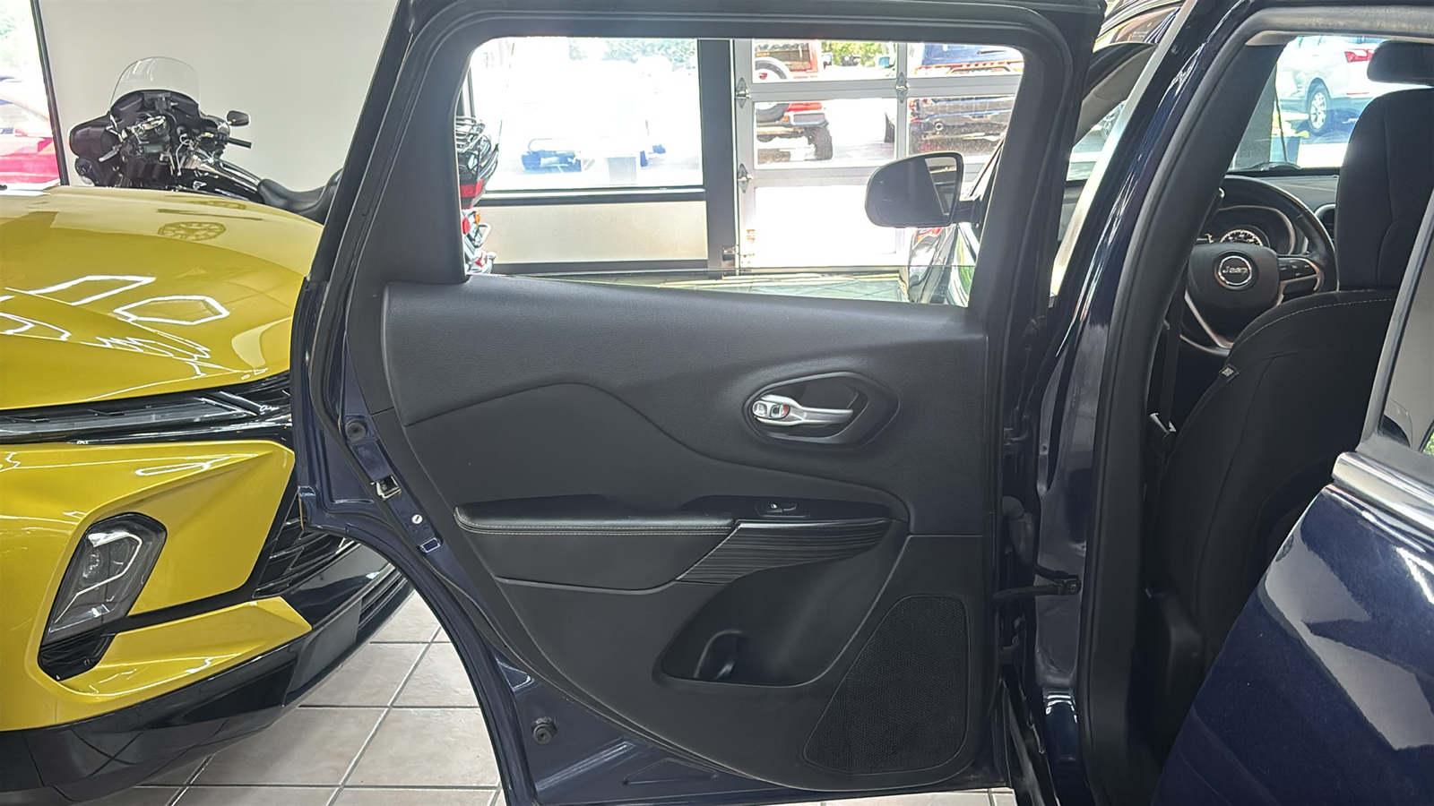 Car Connection Superstore - Used vehicle - SUV JEEP CHEROKEE 2016