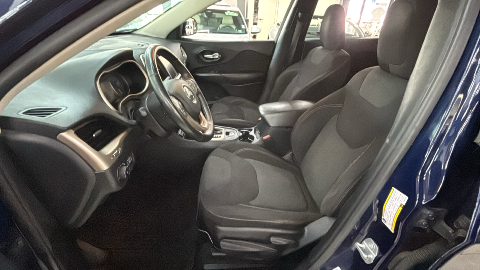 Car Connection Superstore - Used vehicle - SUV JEEP CHEROKEE 2016