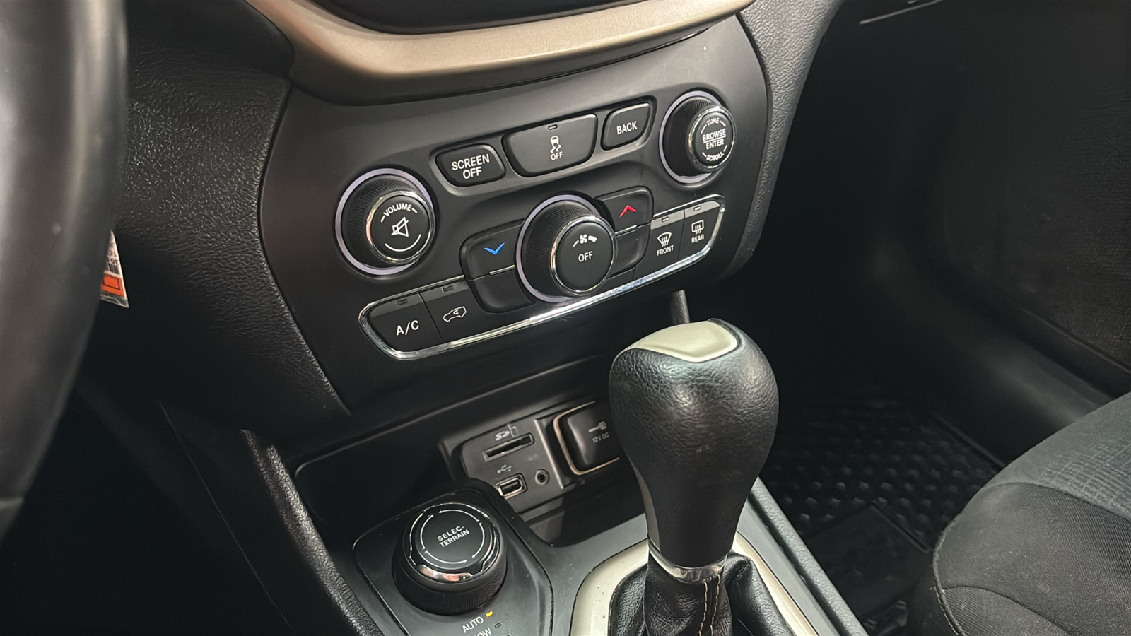 Car Connection Superstore - Used vehicle - SUV JEEP CHEROKEE 2016
