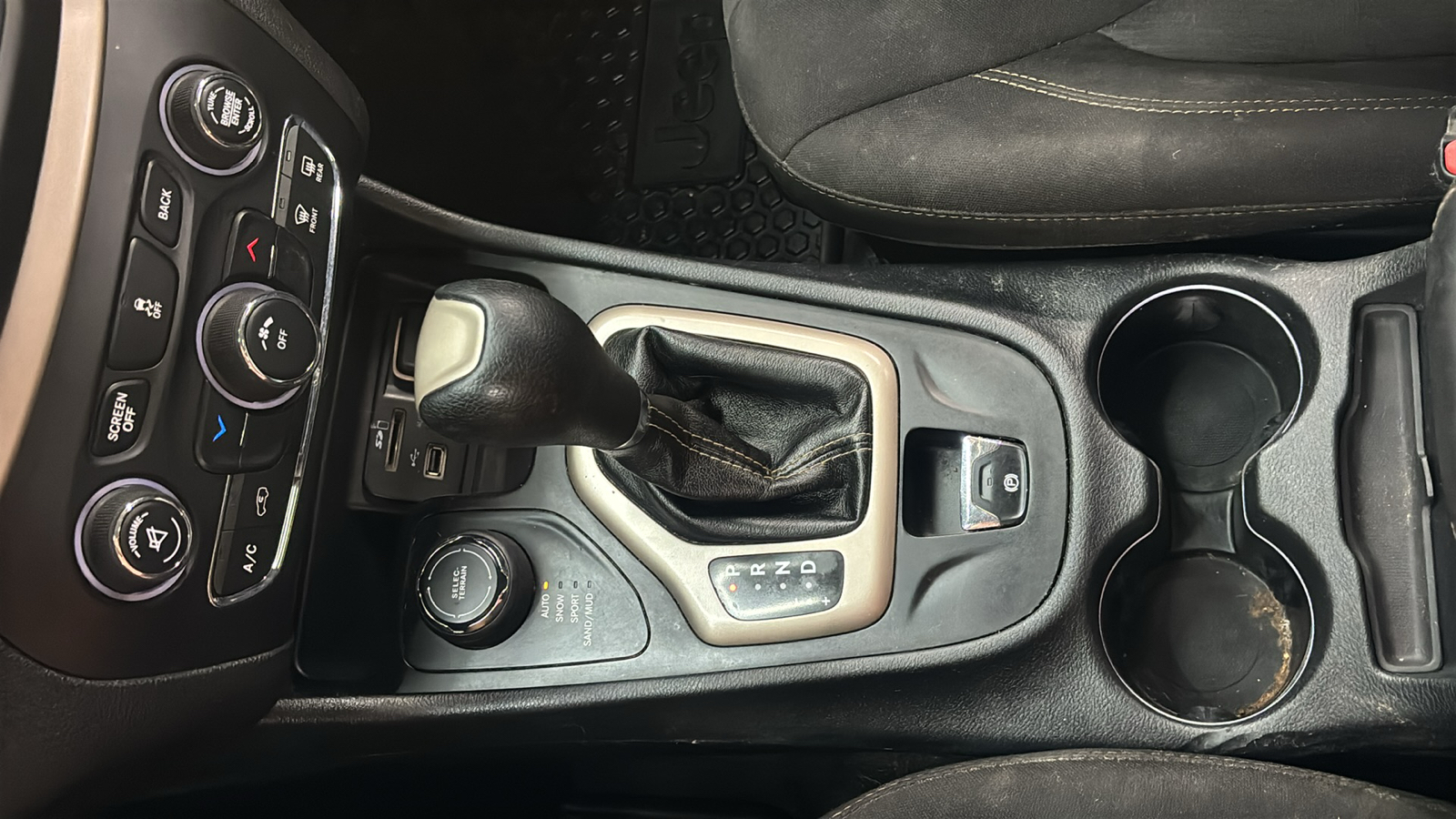 Car Connection Superstore - Used vehicle - SUV JEEP CHEROKEE 2016