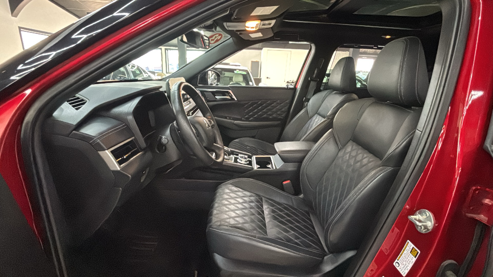 Car Connection Superstore - Used vehicle - SUV MITSUBISHI OUTLANDER 2023