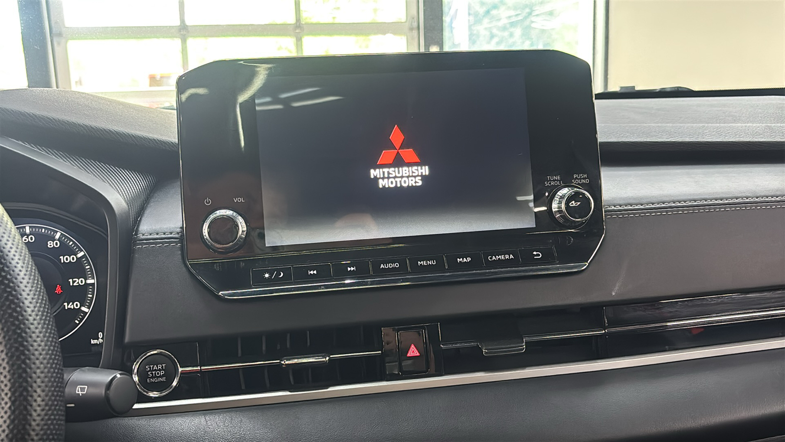 Car Connection Superstore - Used vehicle - SUV MITSUBISHI OUTLANDER 2023